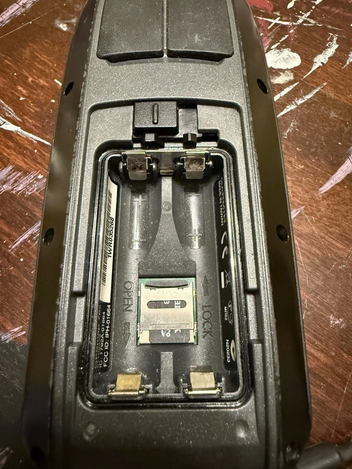 Garmin GPSMAP 78s Handheld Marine GPS Navigator Turns on. Unit Only. - Image 4 of 4