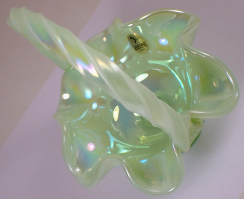 MINT Vtg Fenton Iridescent Sea Mist Green Lambs Tongue Wedding Basket Candy Dish - Picture 7 of 10