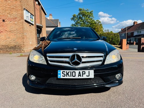 2010 Mercedes-Benz C Class C200 CDI BlueEFFICIENCY Sport 4dr DIESEL SALOON - Picture 2 of 24