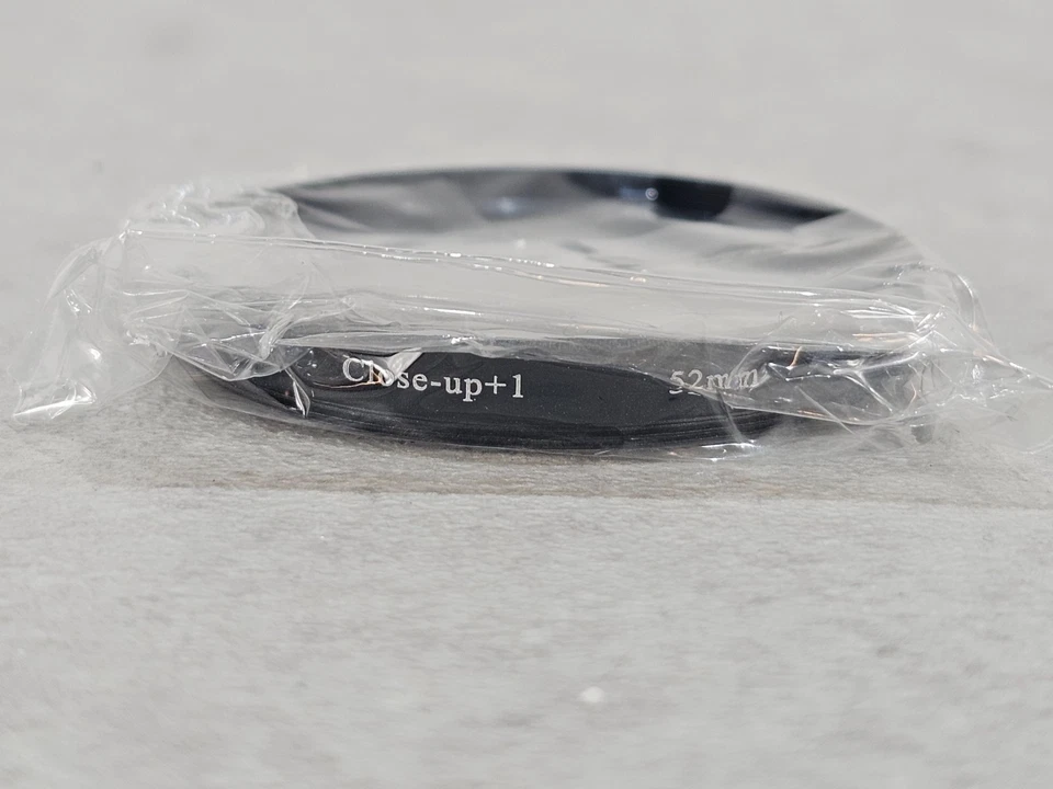 4x Neewer 52mm Lens Filter Close-up Set & 0.45X Super Wide 63mm Conversion Lens - Image 3 of 4