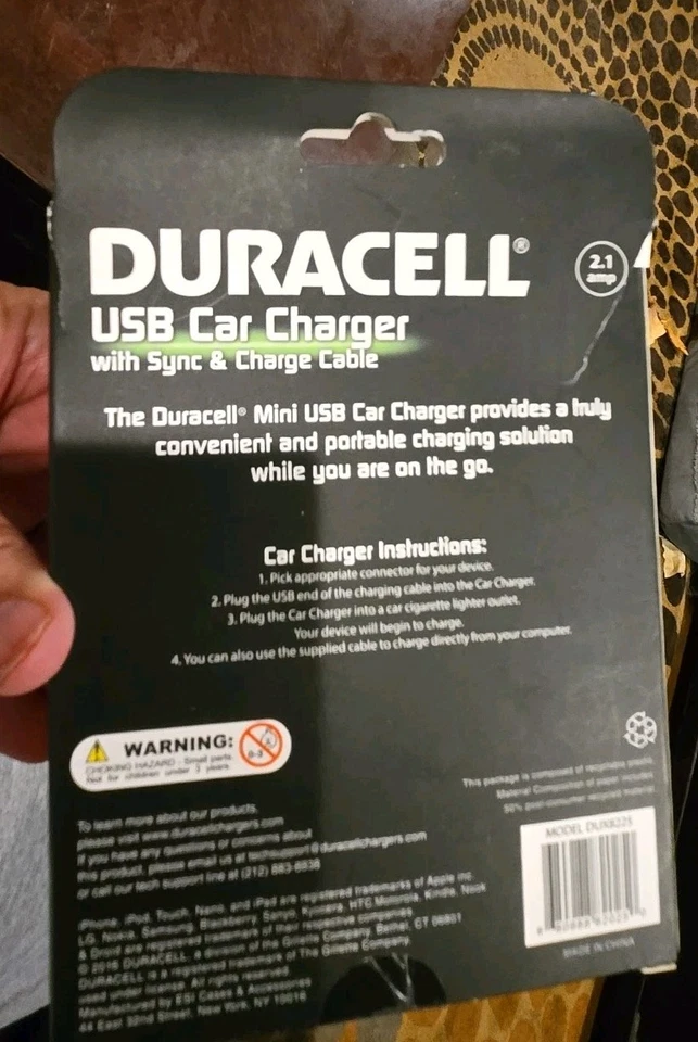 Cargador de coche USB Duracell con cable de sincronización y carga 2,1 amperios DUX8225 Foto 3 de 4