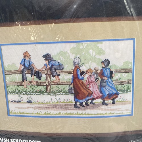 Vtg 1987 Dimensions AMISH SCHOOLDAYS Counted Cross Stitch Kit #3629 Color Chart - Picture 3 of 7