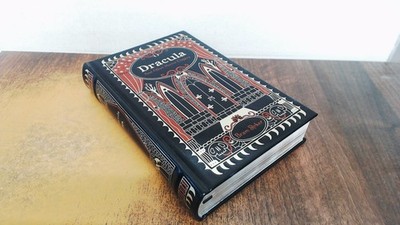 			Dracula and Other Horror Classics (Barnes and Noble Collectible E		