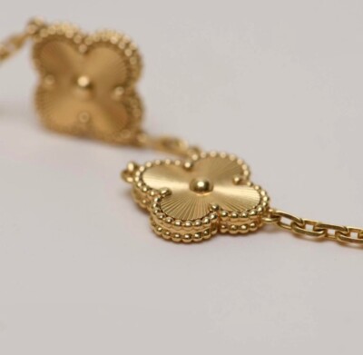 Van Cleef & Arpels Vintage Alhambra Guilloche bracelet gold