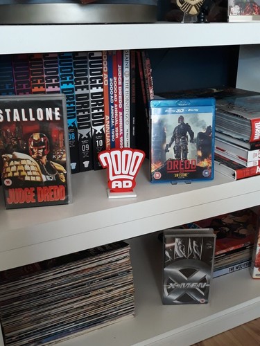 2000 AD Comics Ornamental Retro Display Collectible Logo Text Memorabilia Stand - Picture 10 of 10
