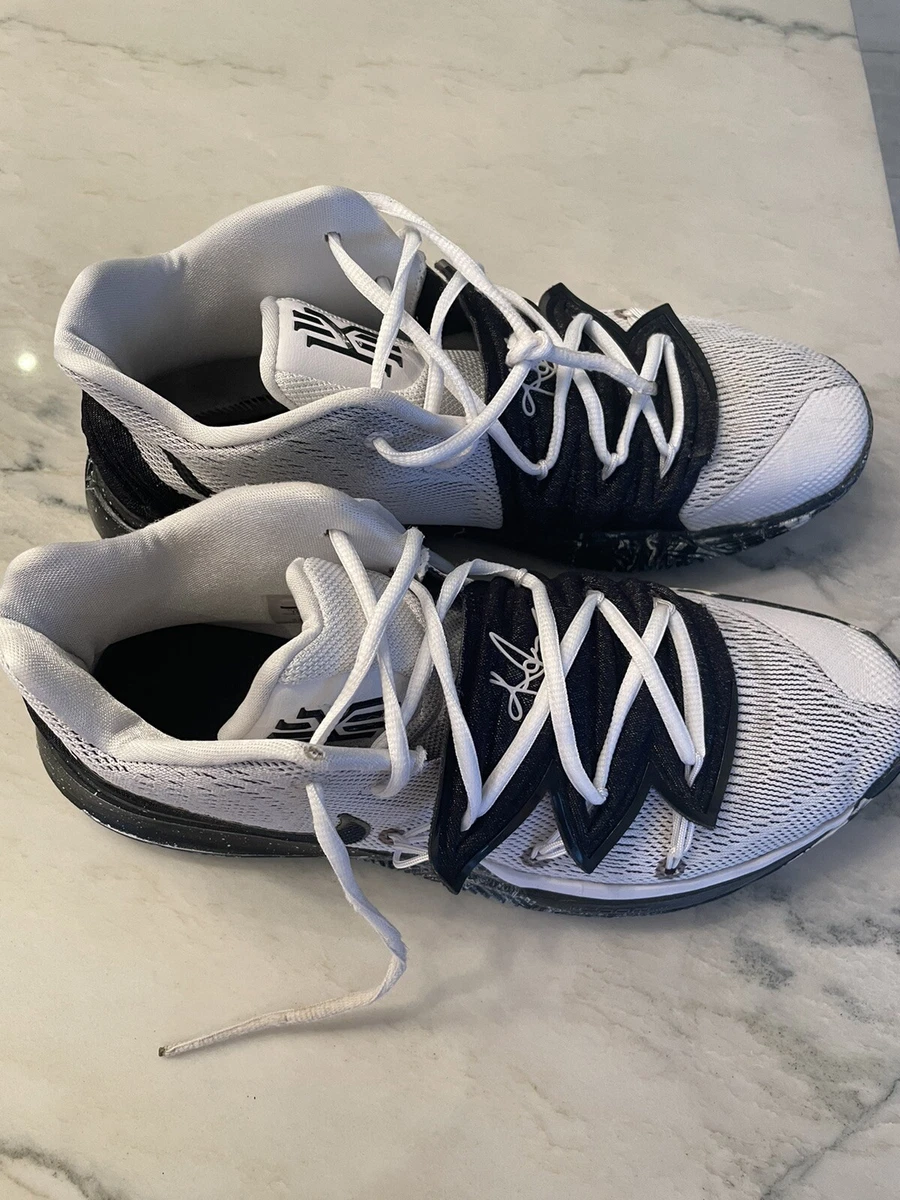 Size 11 Nike Kyrie 5 Oreo