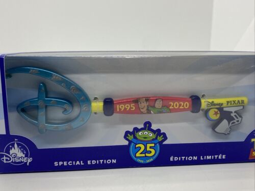 Tienda Disney Pixar Toy Story 25 aniversario llave edición especial - Imagen 2 de 10