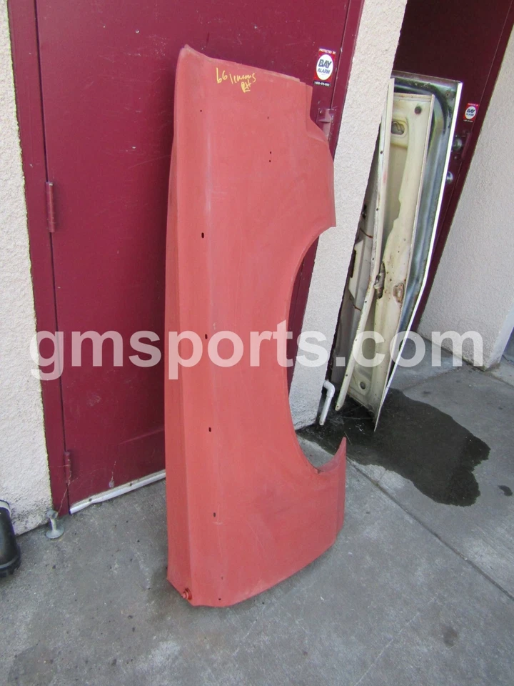 Pontiac Lemans 1966 guardabarros derecho Foto 3 de 4