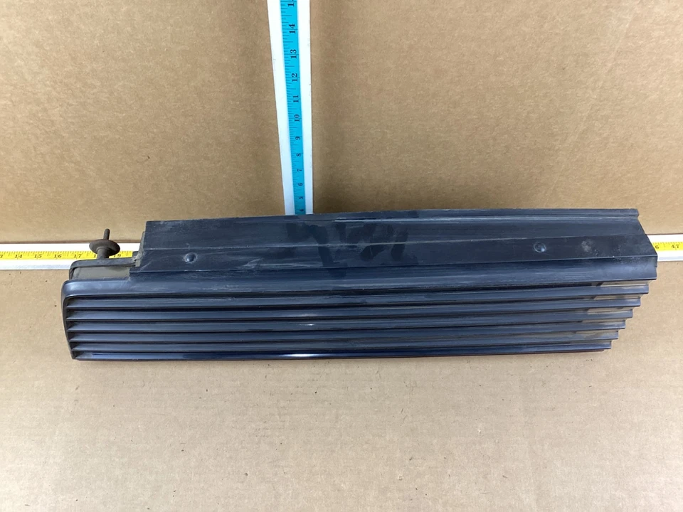 Conjunto de luz trasera izquierda del lado del conductor Pontiac Firebird 1982-1984 transmisión automática Foto 4 de 4