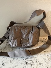 Marc by Marc Jacobs Gray Quilted Shoulder Bag Adjustable Strap Logo Plaque Inne…