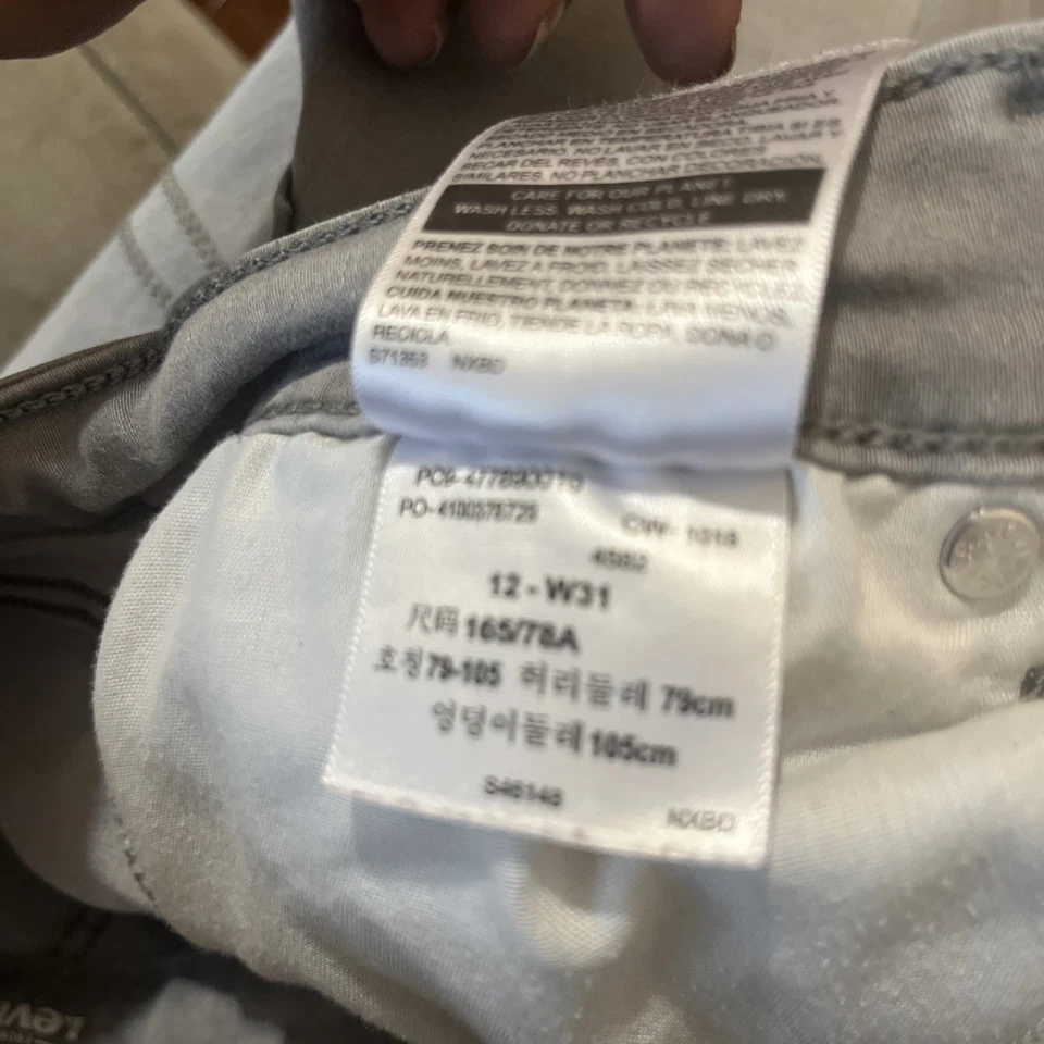 Pantalones de mezclilla para mujer Denizen Levi's talla 12 (32x25) real) gris tiro alto ajustados al tobillo Foto 3 de 4