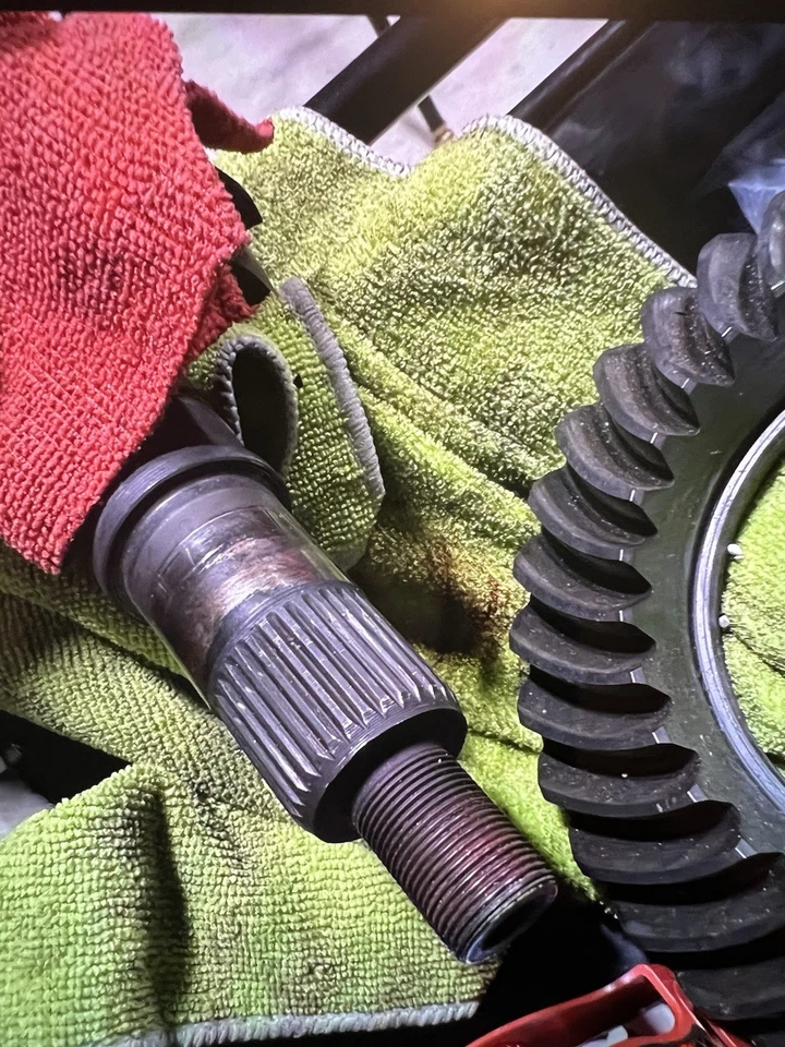 Juego de engranajes traseros Ford 8.8 3.27 Relación ANILLO Y PIÑÓN 10 pernos Mark 8 Mustang Foto 2 de 3