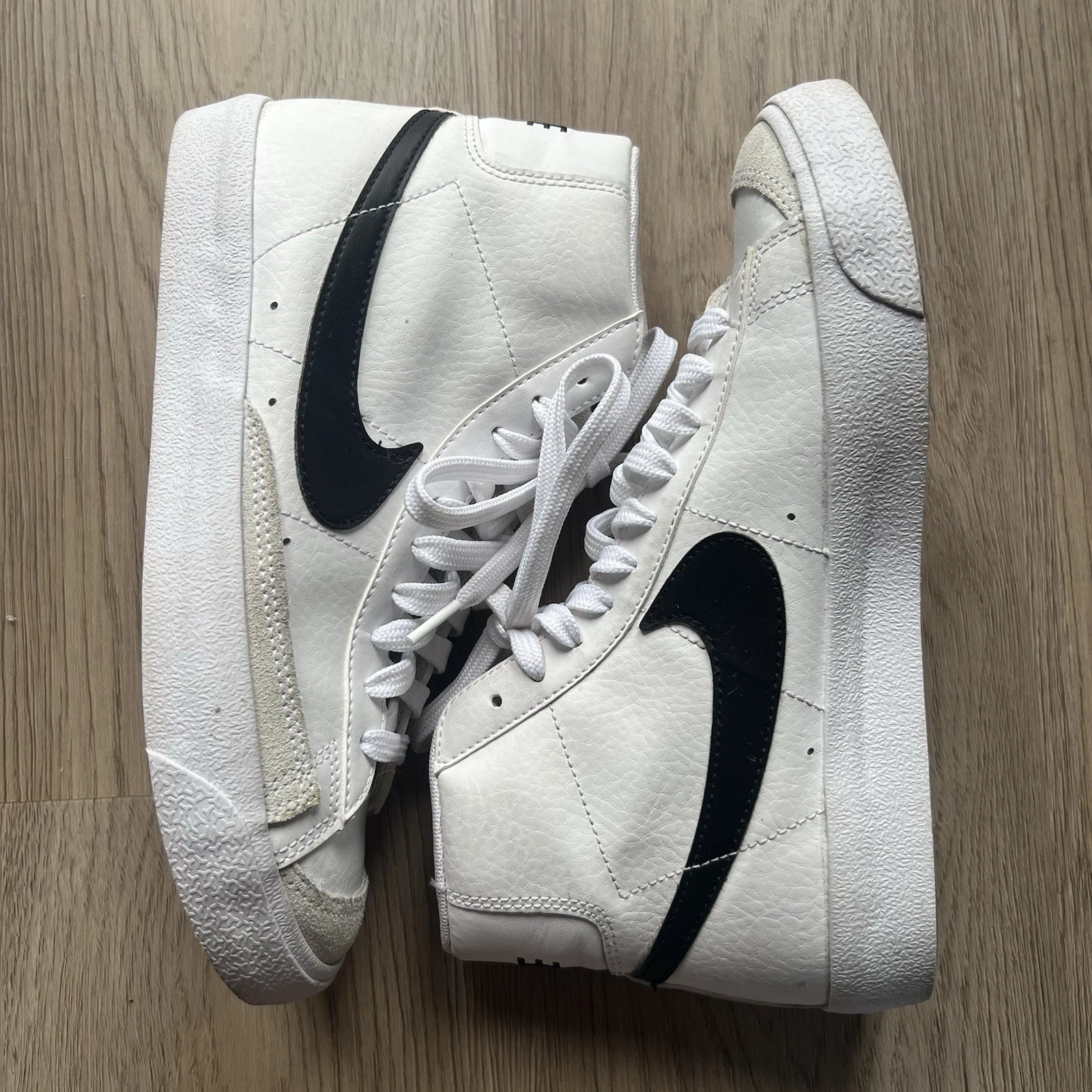 Nike Blazer Mid 77 Bianco Nero DA4086 100 Classico Unisex Taglia 5.5 Y 7 W 5.5 M