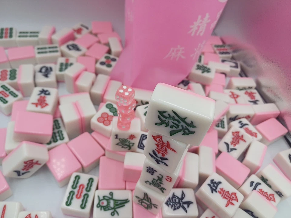 Chinese Mahjong Game Set 144 Tiles Mah Jong English Characters Games Large 42mm - Image 2 of 4