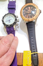 Invicta Watches - Lot of 2 - Women/men
