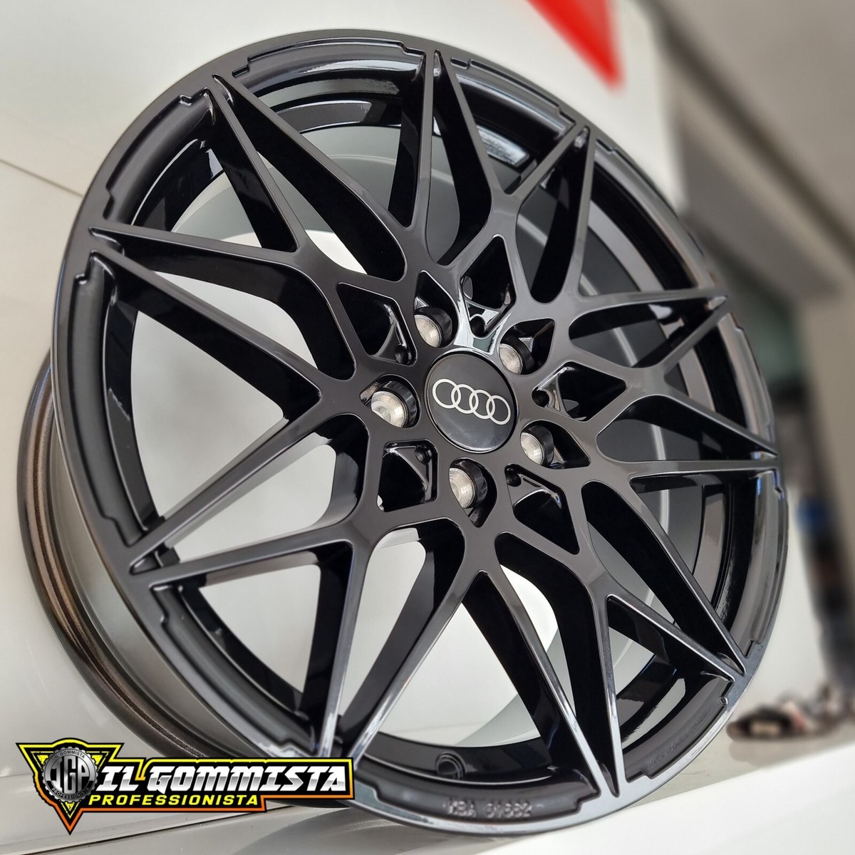 IGP Kit 4 Distanziali Ruote 12+12 Mm Per Audi A3 S3 8V 8VA 8YA 8P 8P1 8PA 2003-2024 + 20 Bulloni Acciaio