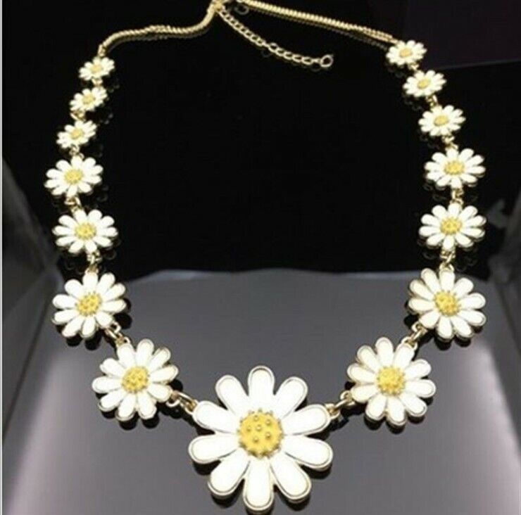 Fashion Betsey Johnson Enamel Crystal Lovely Daisy Pendant Necklace Women New