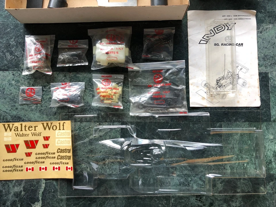 VINTAGE SG RACING CAR Futura 111 VCS INDY 1/8 - Image 4 of 4