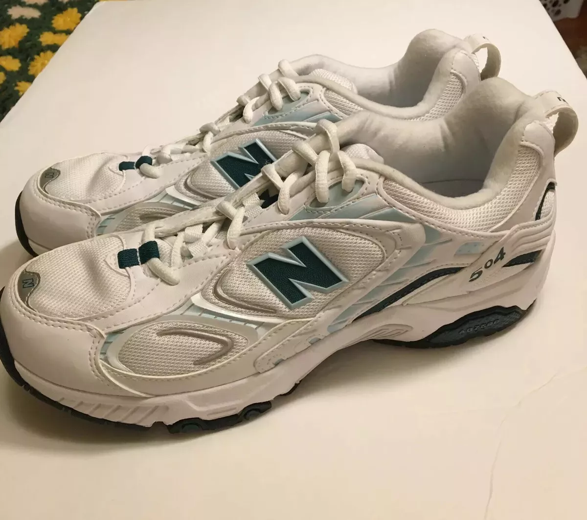New Balance 504 Women s Size 11 Cross Training Shoes Walking White