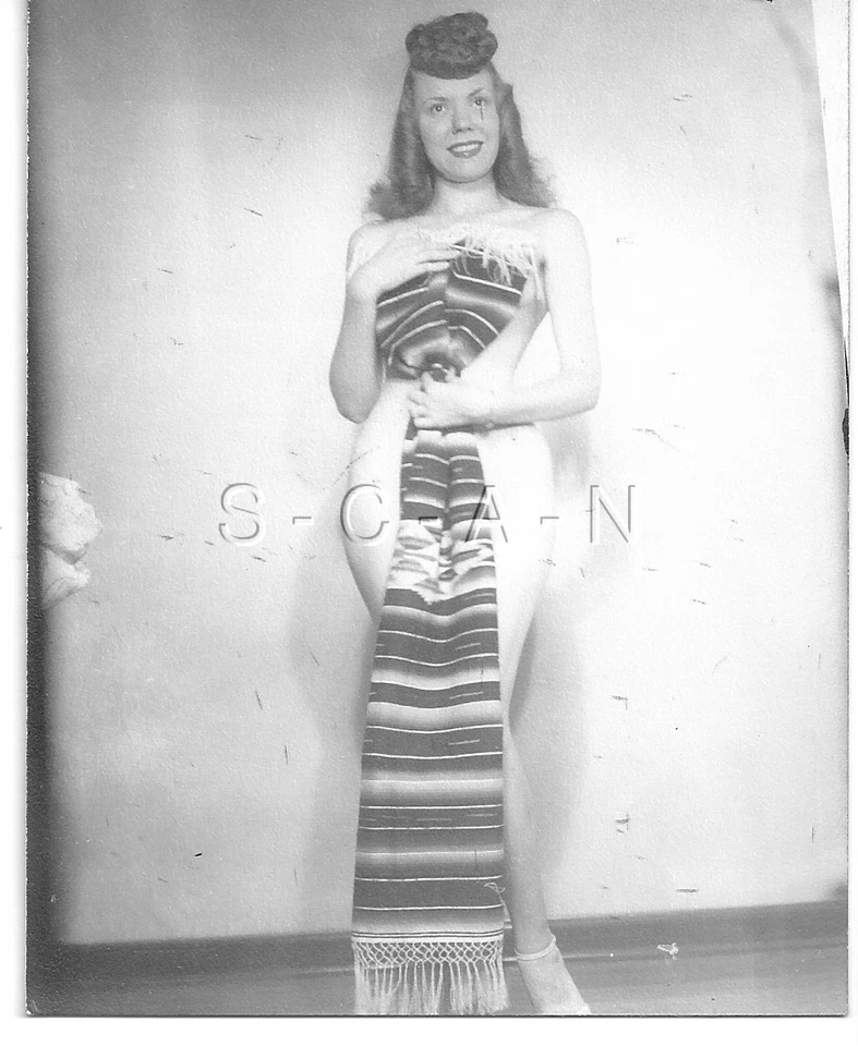 Original Vintage 1940s-50s Nude Sepia RP- Detroit- Hairdo- Woman Holds Blanket - Image 2 of 3