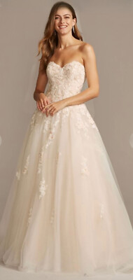 New With Tags Embroidered Appliqué Beaded Lace  Wedding Dress In Ivory Size 2