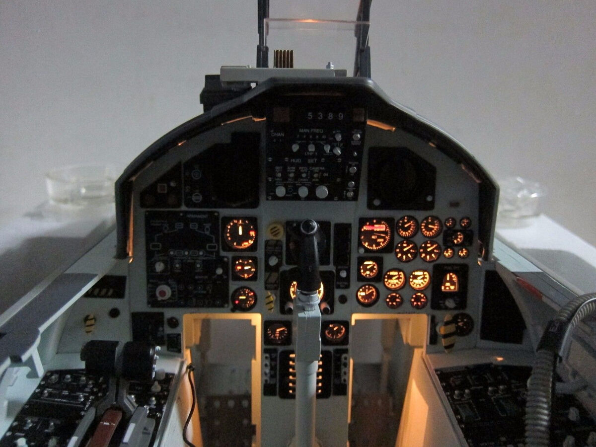 BBI Blue Box Elite Force Aviator series F-15C cockpit in 1/6 BBI Blue Box Elite Force Aviator series F-15C cockpit in 1/6