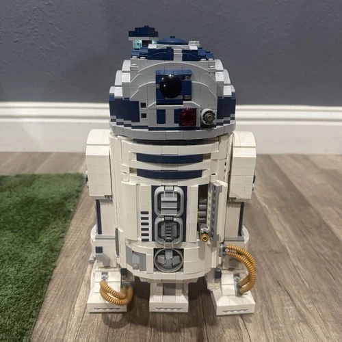 LEGO Star Wars R2-D2 Ultimate Collector Series 99% Complete Set 75308
