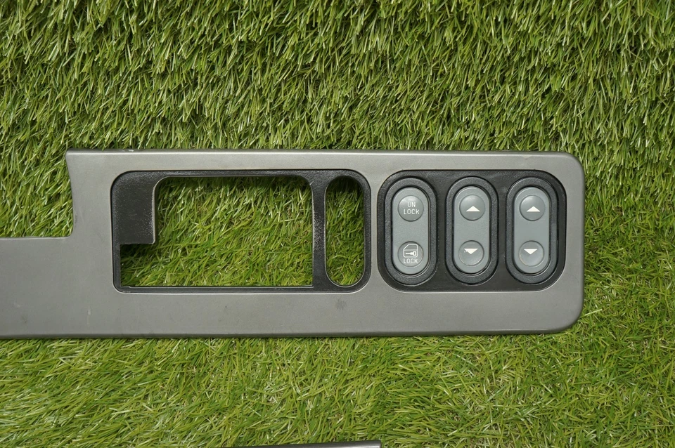 88-94 Chevy GMC Silverado Sierra OBS Power Window Door Panel Switches Bezels OEM - Image 2 of 4