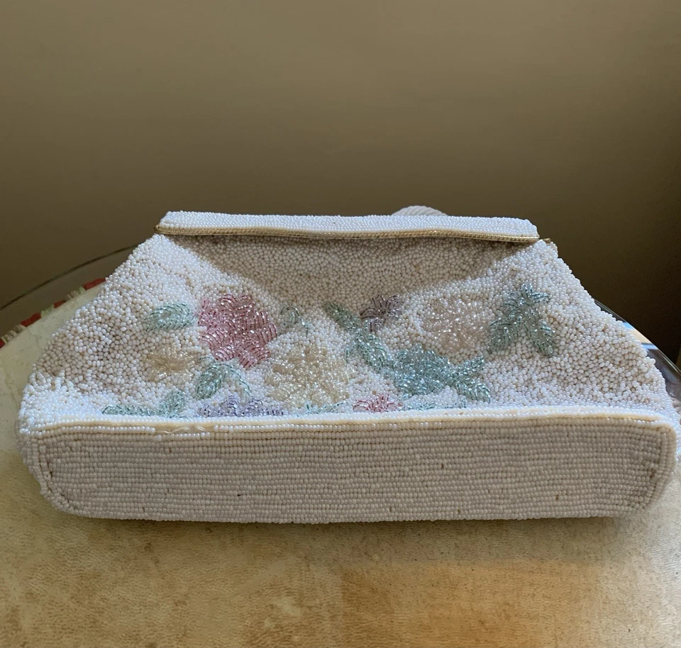 Vintage white floral beaded handbag, 10"x 7", satin lined, Gold Magnetic Closure - Image 3 of 3