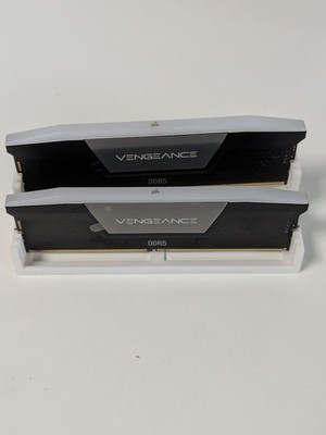 Corsair Vengeance RGB 32GB 2x16GB DDR5 6000 CL30 XMP EXPO Intel AMD