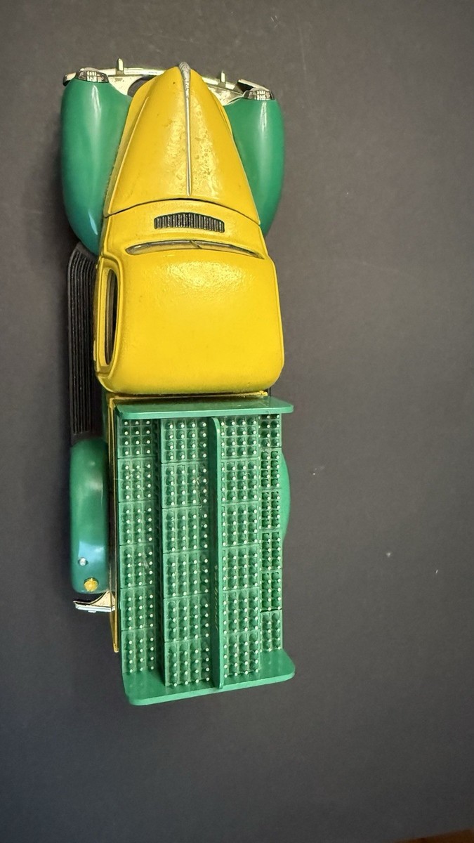 Mountain Dew Ya-hoo! Hillbilly Golden Wheel DieCast 1940 Ford