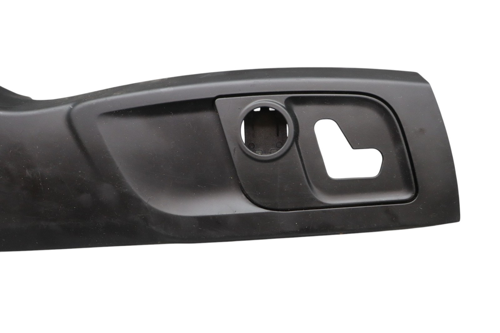Maserati Ghibli 2014-2020 Front Right Outer Trim cover