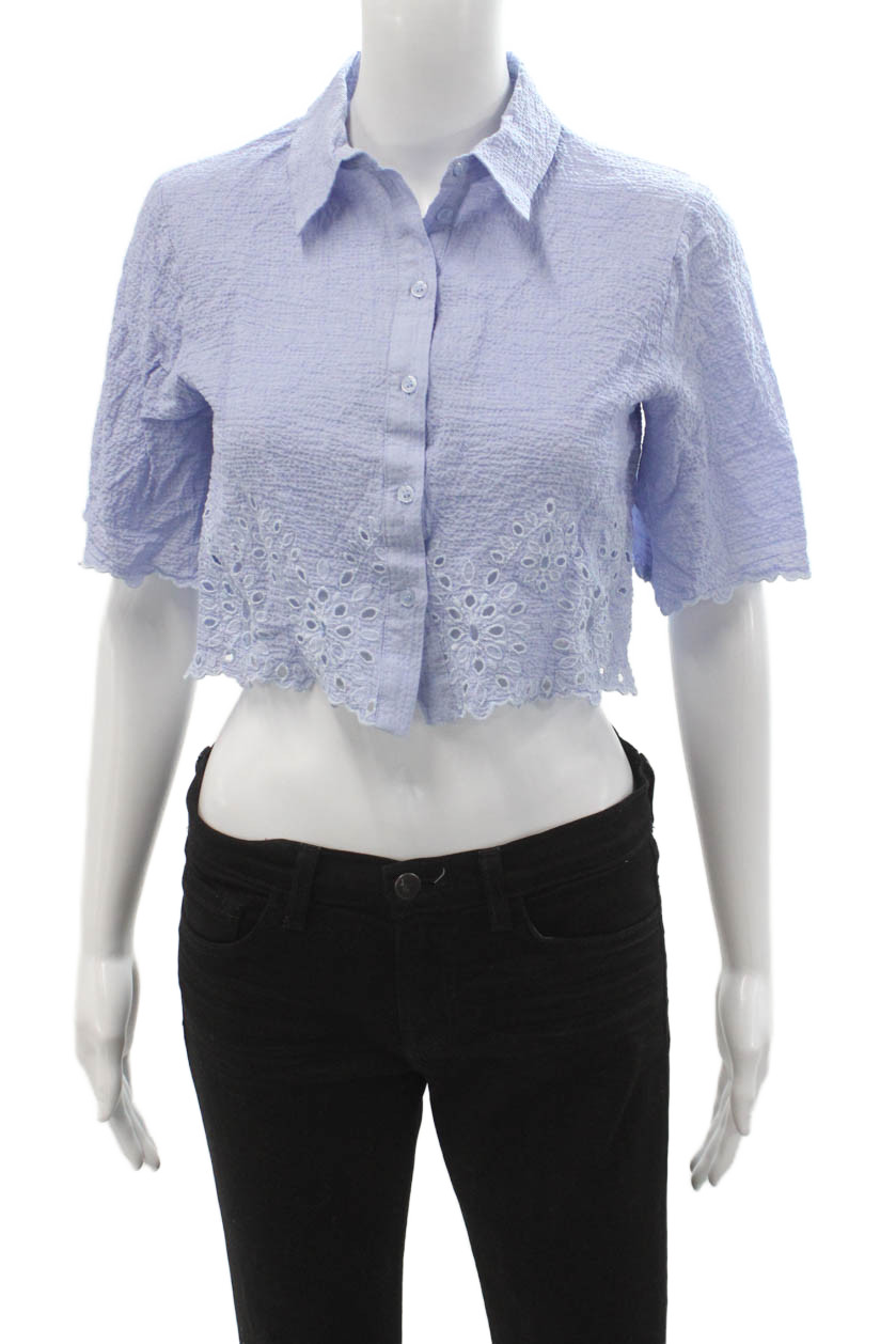 Zara Womens Light Blue Cropped Button Up Floral Top Size XSFree Shipping in US $100+ Orders | $6.95 Orders Below