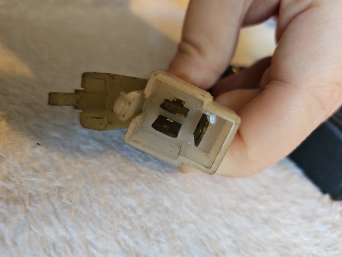 1981 Kawasaki KZ440 LTD KZ 440 K491. transistor tr igniter CDI IC