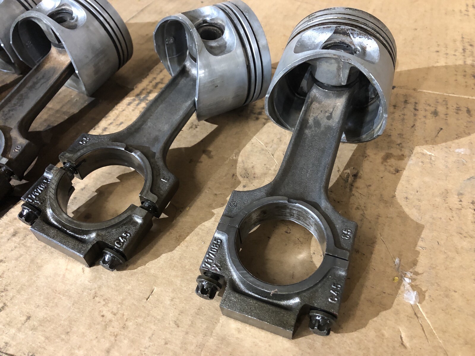 BMW E30 M20 SET 4 PISTON W CONNECTING ROD (E) 11251714807- R5S2 | eBay