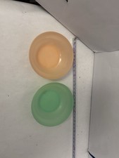 VTG 2 small Tupperware plastic bowls beige/green #154-26,154-8 made in USA