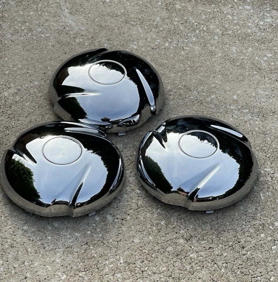 Juego de 3 tapacubos centrales cromados Toyota Sequoia 2001-2007 y Tundra 2000-06 ver fotos Foto 2 de 4