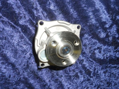 Water Pump for Ford Focus Escape Contour Mercury Cougar Mystique Tracer 2.0L L4