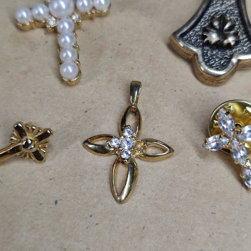 17 Piece Costume Jewelry Lot Christian Cross Crucifix & Angels Theme - Picture 4 of 24