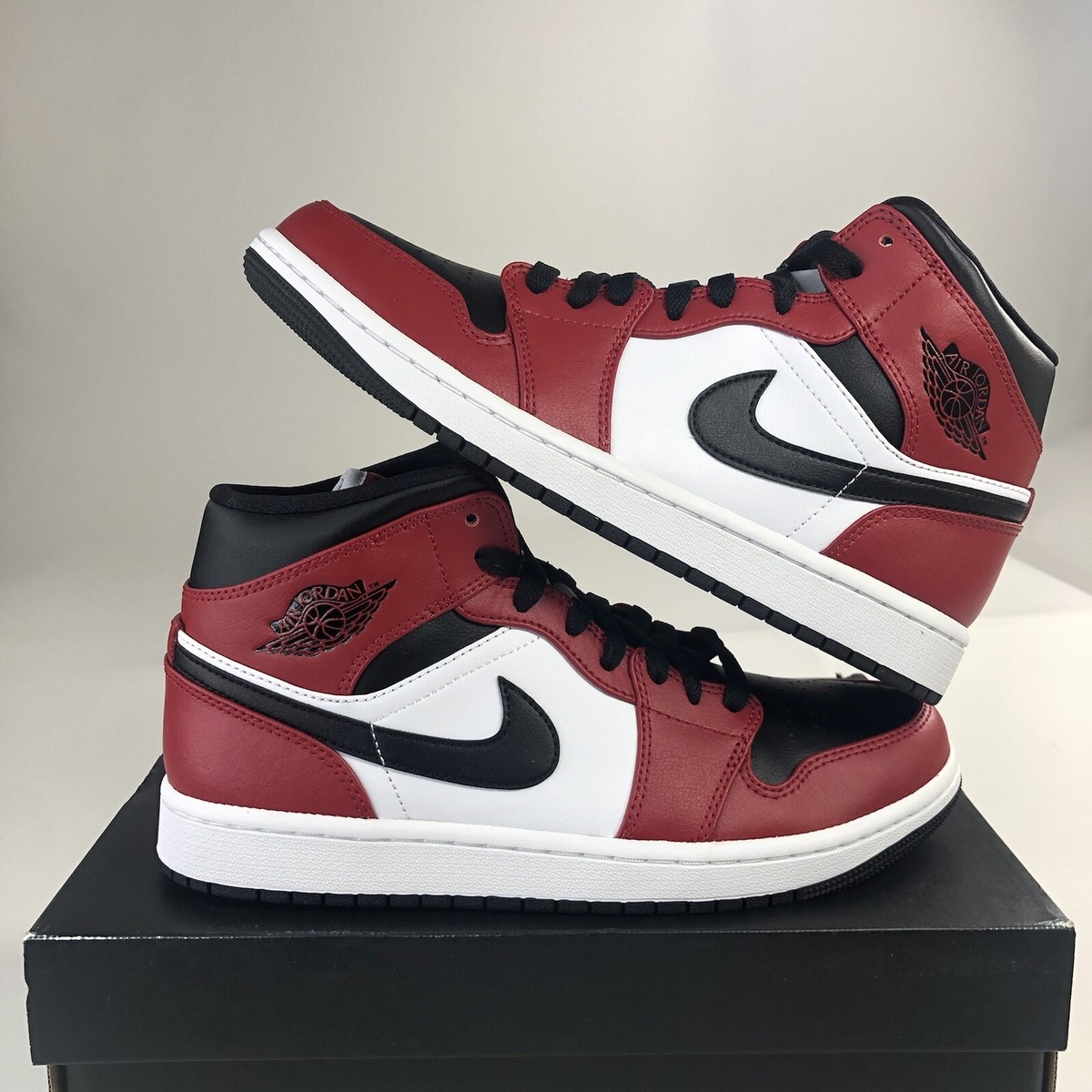 Nike Air Jordan 1 Mid Chicago Toe Shoe 8,8.5 & 9 Black Red Nike Air Jordan 1 Mid Chicago Toe Shoe 8,8.5 & 9 Black Red