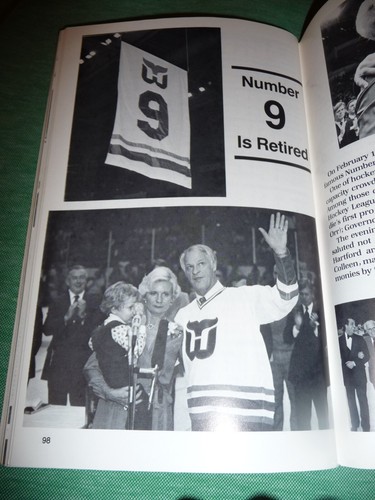 1981-82 HARTFORD WHALERS Signed by Mark Howe, Ron Francis Rookie Year AUTO, +20 - Picture 12 of 12