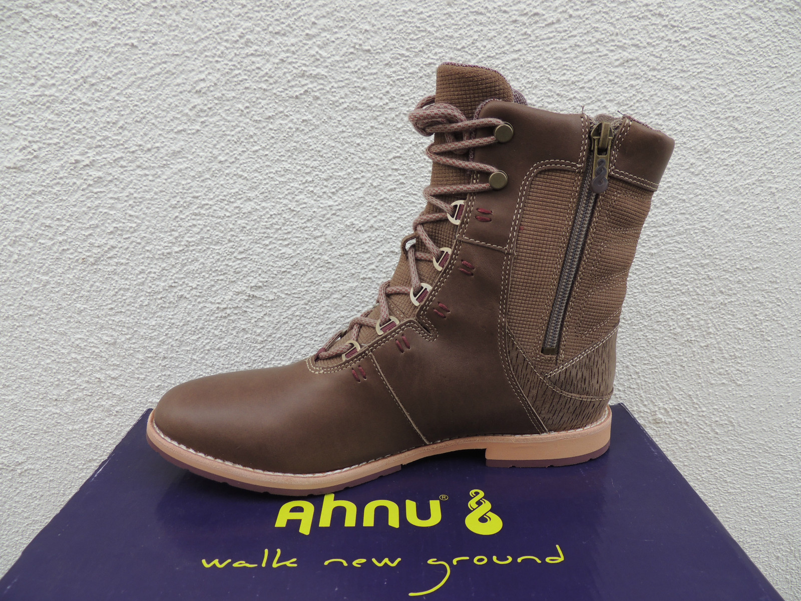 AHNU AHNU AHNU CHENERY TIMBER WOLF WATER-PROOF LEATHER ANKLE BOOTS, US 9/ EUR 40 ~NIB a99740 AHNU AHNU AHNU CHENERY TIMBER WOLF WATER-PROOF LEATHER ANKLE BOOTS, US 9/ EUR 40 ~NIB a99740