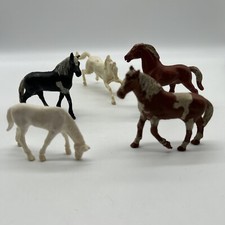 Vintage Toy Plastic Horses Lot Of 5 Various Brands Various Sizes