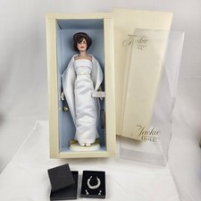 Vtg. The Jackie Doll Jacqueline Kennedy White Gown Collectible Franklin Mint bx