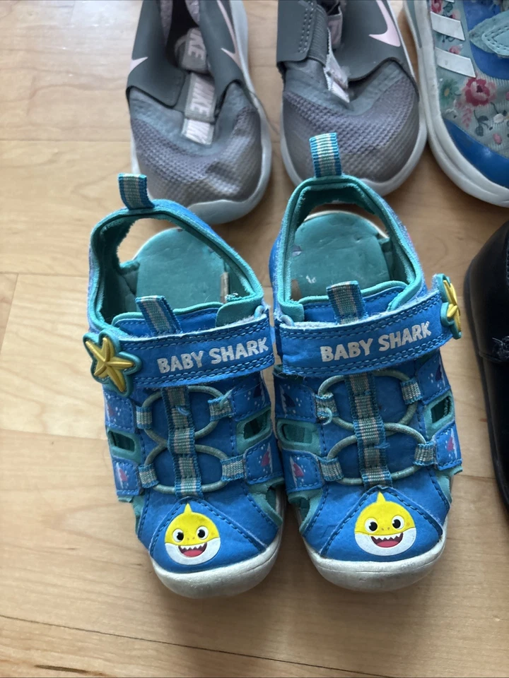 Lote de zapatos mixtos para niños pequeños talla 7 Shows Foto 2 de 4