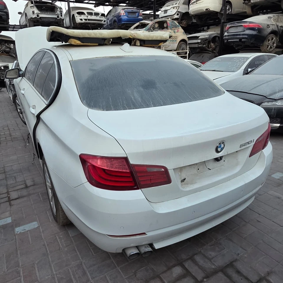 Suporte de suspensão traseiro direito BMW 520i 2013 fabricante de equipamento original 33316775900 - Imagem 3 de 4