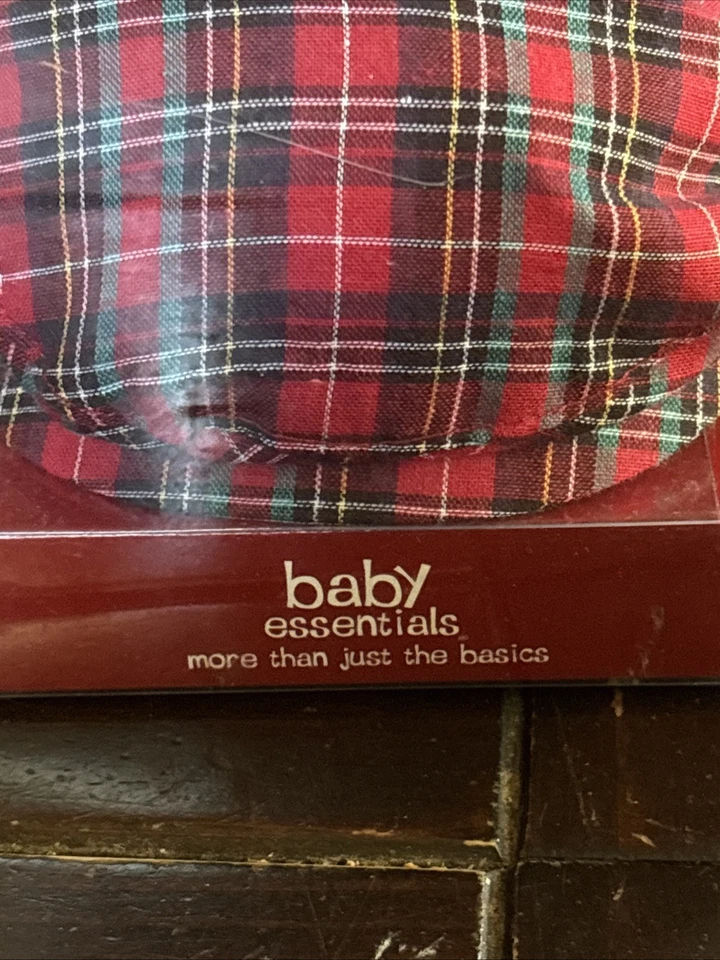 Baby Essentials Infantil Rojo Cuadros Gorra y Calcetines Conjunto de Accesorios de Newsboy - 0-6M Foto 2 de 4