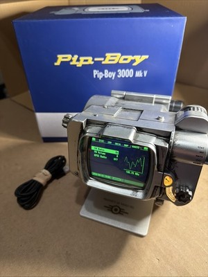 Fallout Pip Boy 3000 MK V Die-Cast Replica Vault 33 Figure Wand