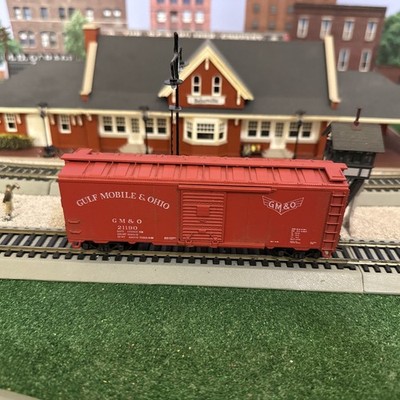 HO Athearn Gulf Mobile & Ohio (GMO) 40ft AAR SD Box Car Kadees