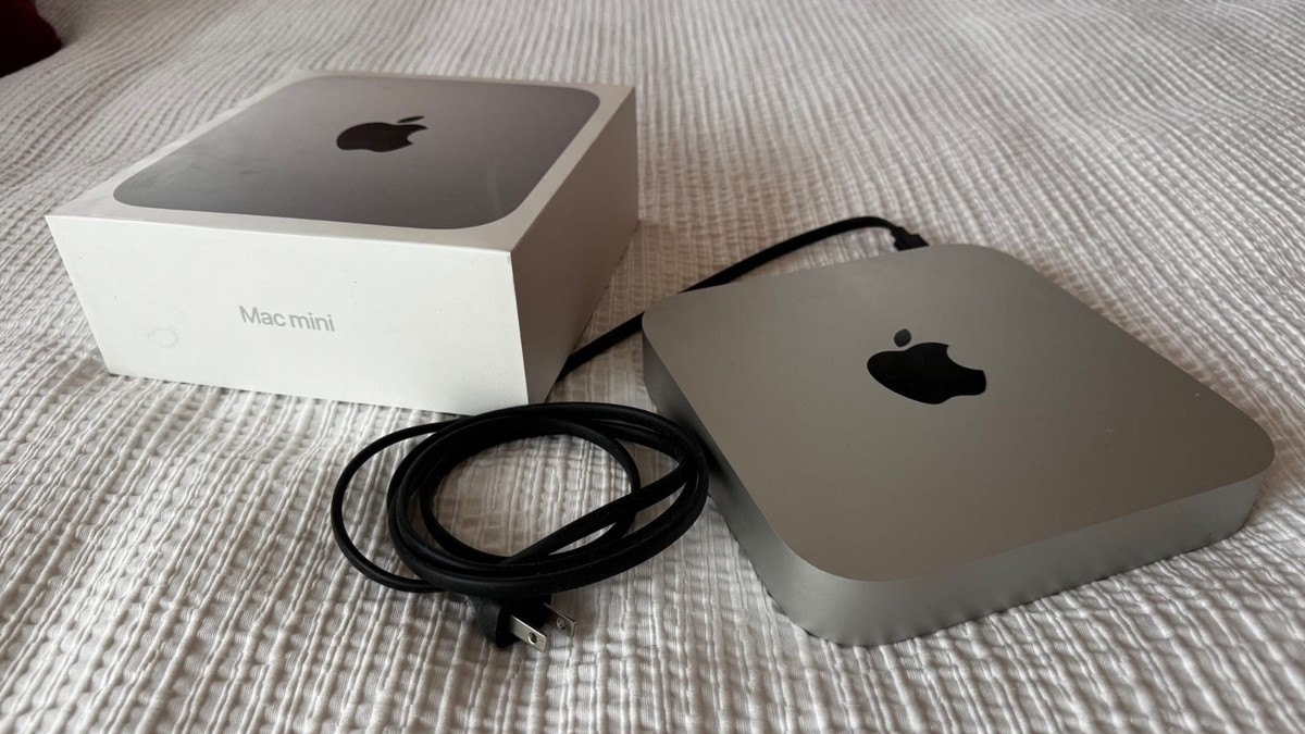 2023 Apple Mac Mini M2 8 core CPU 8GB RAM 256GB SSD Silver